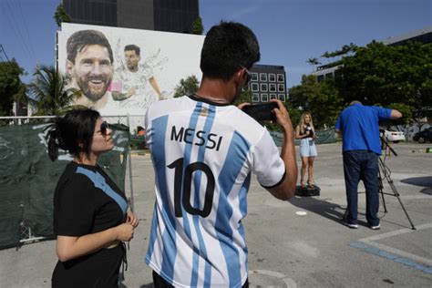 Messi mania engulfs Miami over the arrival of the Argentine soccer superstar